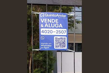 Casa à venda com 157m², 3 quartos e 2 vagas Casa à venda com 157m², 3 quartos e 2 vagasPlaca
