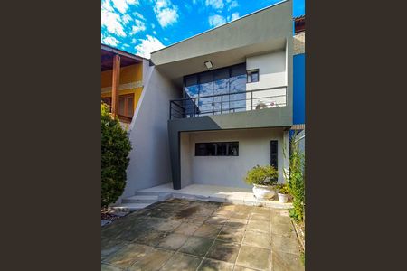 Fachada de casa à venda com 3 quartos, 157m² em Aberta dos Morros, Porto Alegre