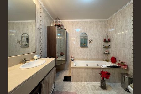 Apartamento à venda com 467m², 4 quartos e 3 vagasBanheiro da Suíte 3