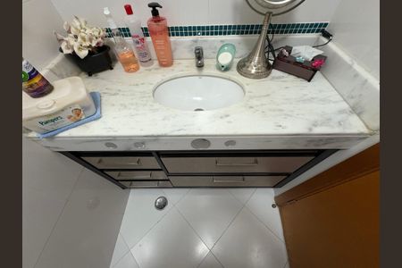 Apartamento à venda com 467m², 4 quartos e 3 vagasBanheiro da Suíte 2