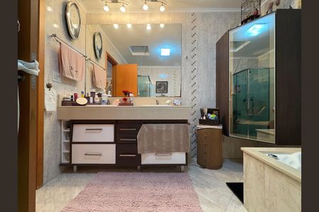 Apartamento à venda com 467m², 4 quartos e 3 vagasBanheiro da Suíte 4