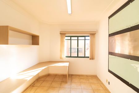 Casa à venda com 257m², 3 quartos e 2 vagas Casa à venda com 257m², 3 quartos e 2 vagasQuarto 03 da Casa 02 (Sobrado)