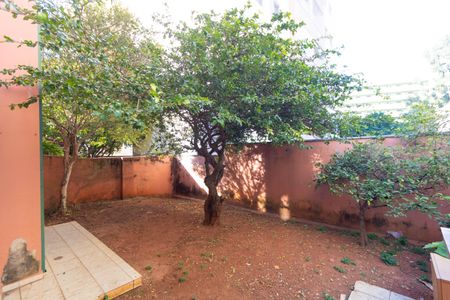 Casa à venda com 257m², 3 quartos e 2 vagas Casa à venda com 257m², 3 quartos e 2 vagasQuintal