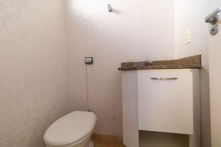 Casa à venda com 257m², 3 quartos e 2 vagas Casa à venda com 257m², 3 quartos e 2 vagasLavabo do Quarto 04 da Casa 02 (Sobrado)