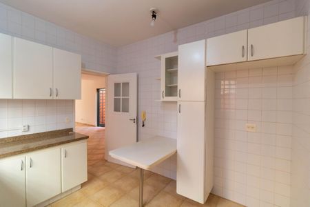 Casa à venda com 257m², 3 quartos e 2 vagas Casa à venda com 257m², 3 quartos e 2 vagasCozinha