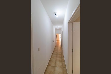 Casa à venda com 257m², 3 quartos e 2 vagas Casa à venda com 257m², 3 quartos e 2 vagasCorredor