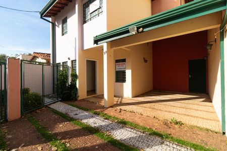 Casa à venda com 257m², 3 quartos e 2 vagas Casa à venda com 257m², 3 quartos e 2 vagasGaragem