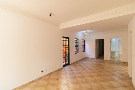 Casa à venda com 257m², 3 quartos e 2 vagas Casa à venda com 257m², 3 quartos e 2 vagasSala