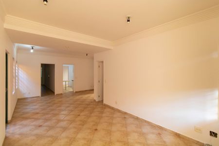 Casa à venda com 257m², 3 quartos e 2 vagas Casa à venda com 257m², 3 quartos e 2 vagasSala