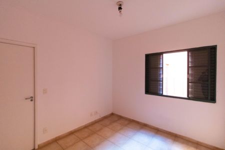 Casa à venda com 257m², 3 quartos e 2 vagas Casa à venda com 257m², 3 quartos e 2 vagasQuarto 01