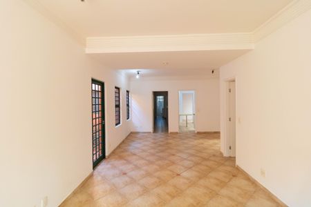 Casa à venda com 257m², 3 quartos e 2 vagas Casa à venda com 257m², 3 quartos e 2 vagasSala
