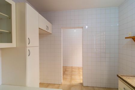 Casa à venda com 257m², 3 quartos e 2 vagas Casa à venda com 257m², 3 quartos e 2 vagasCozinha