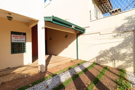 Casa à venda com 257m², 3 quartos e 2 vagas Casa à venda com 257m², 3 quartos e 2 vagasGaragem