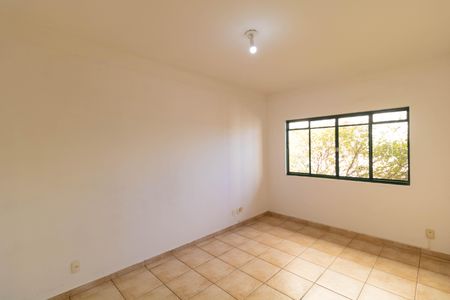 Casa à venda com 257m², 3 quartos e 2 vagas Casa à venda com 257m², 3 quartos e 2 vagasQuarto 04 da Casa 02 (Sobrado)