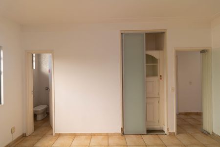 Casa à venda com 257m², 3 quartos e 2 vagas Casa à venda com 257m², 3 quartos e 2 vagasQuarto 04 da Casa 02 (Sobrado)