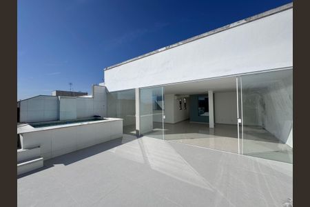 Apartamento à venda com 198m², 3 quartos e 2 vagas Apartamento à venda com 198m², 3 quartos e 2 vagasVaranda e Terraço