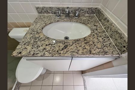 Apartamento à venda com 198m², 3 quartos e 2 vagas Apartamento à venda com 198m², 3 quartos e 2 vagasBanheiro Social