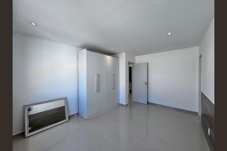 Apartamento à venda com 198m², 3 quartos e 2 vagas Apartamento à venda com 198m², 3 quartos e 2 vagasSuíte