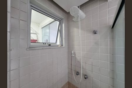 Apartamento à venda com 198m², 3 quartos e 2 vagas Apartamento à venda com 198m², 3 quartos e 2 vagasBanheiro Social