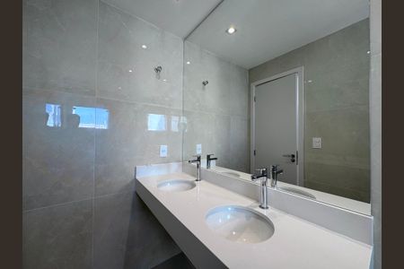 Apartamento à venda com 198m², 3 quartos e 2 vagas Apartamento à venda com 198m², 3 quartos e 2 vagasSuíte - Banheiro