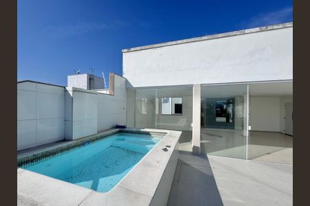 Apartamento à venda com 198m², 3 quartos e 2 vagas Apartamento à venda com 198m², 3 quartos e 2 vagasVaranda e Terraço