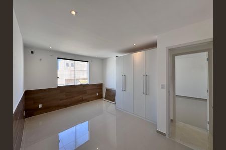 Apartamento à venda com 198m², 3 quartos e 2 vagas Apartamento à venda com 198m², 3 quartos e 2 vagasSuíte