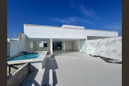 Apartamento à venda com 198m², 3 quartos e 2 vagas Apartamento à venda com 198m², 3 quartos e 2 vagasVaranda e Terraço