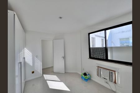 Apartamento à venda com 198m², 3 quartos e 2 vagas Apartamento à venda com 198m², 3 quartos e 2 vagasQuarto 1