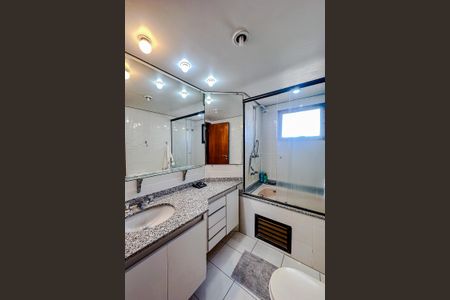 Apartamento para alugar com 133m², 3 quartos e 2 vagasBanheiro