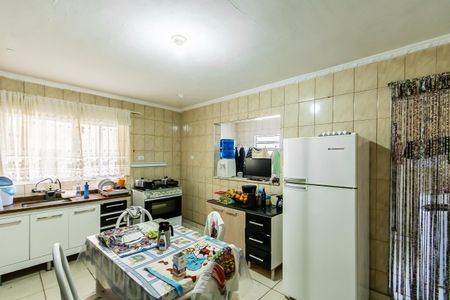 Casa à venda com 300m², 4 quartos e 2 vagas Casa à venda com 300m², 4 quartos e 2 vagasCozinha