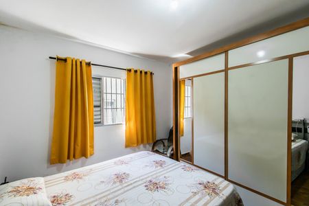 Casa à venda com 300m², 4 quartos e 2 vagas Casa à venda com 300m², 4 quartos e 2 vagasQuarto 1