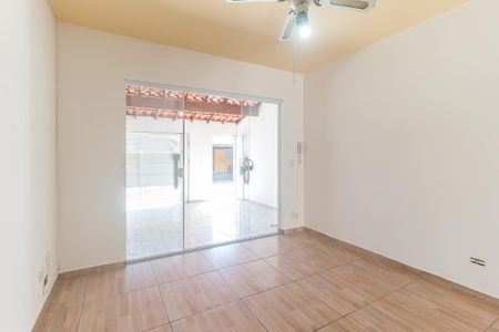Casa de condomínio para alugar com 49m², 2 quartos e 3 vagas Casa de condomínio para alugar com 49m², 2 quartos e 3 vagasSala