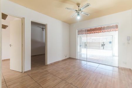Casa de condomínio para alugar com 49m², 2 quartos e 3 vagas Casa de condomínio para alugar com 49m², 2 quartos e 3 vagasSala
