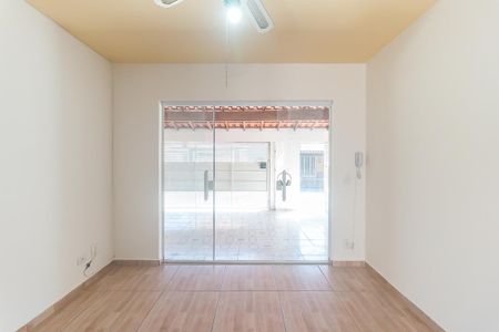 Casa de condomínio para alugar com 49m², 2 quartos e 3 vagas Casa de condomínio para alugar com 49m², 2 quartos e 3 vagasSala