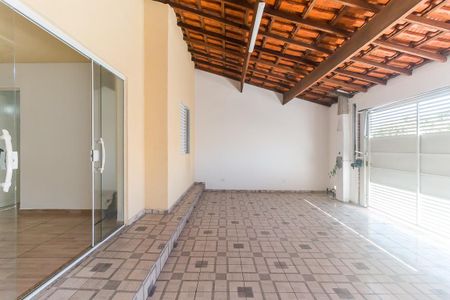 Casa de condomínio para alugar com 49m², 2 quartos e 3 vagas Casa de condomínio para alugar com 49m², 2 quartos e 3 vagasGaragem