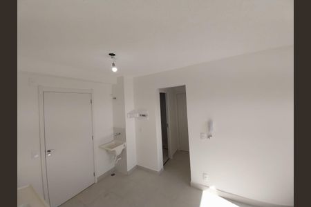 Apartamento para alugar com 32m², 2 quartos e sem vaga Apartamento para alugar com 32m², 2 quartos e sem vagaSala