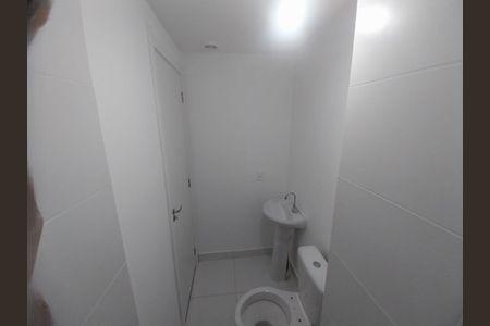 Apartamento para alugar com 32m², 2 quartos e sem vaga Apartamento para alugar com 32m², 2 quartos e sem vagaBanheiro