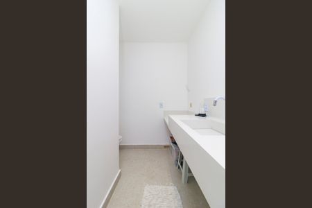 Apartamento à venda com 105m², 2 quartos e 2 vagasSuíte 1 - Banheiro