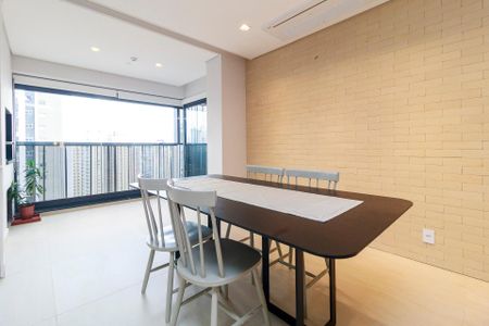 Apartamento à venda com 105m², 2 quartos e 2 vagasSala