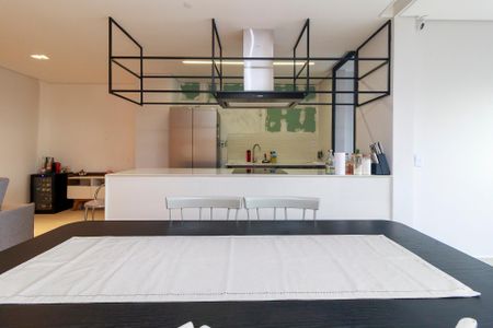 Apartamento à venda com 105m², 2 quartos e 2 vagasSala