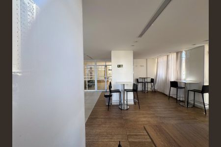 Apartamento à venda com 72m², 2 quartos e 1 vagaÁrea comum