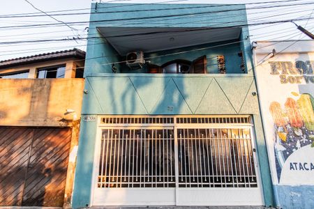 Casa à venda com 175m², 2 quartos e 3 vagasFachada