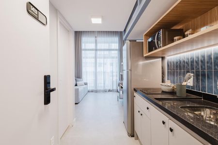 Cozinha de kitnet/studio para alugar com 1 quarto, 34m² em Indianópolis, São Paulo