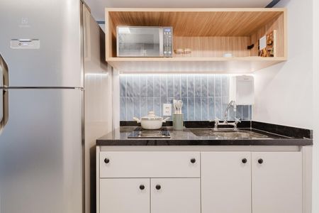 Cozinha de kitnet/studio para alugar com 1 quarto, 34m² em Indianópolis, São Paulo