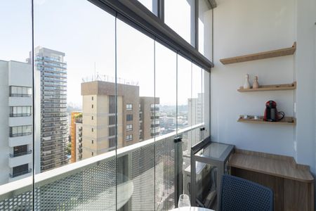 Studio para alugar com 34m², 1 quarto e sem vaga Studio para alugar com 34m², 1 quarto e sem vagaVaranda
