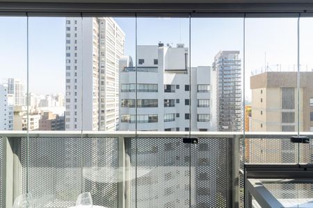 Varanda de kitnet/studio para alugar com 1 quarto, 34m² em Indianópolis, São Paulo
