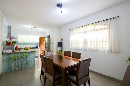 Casa à venda com 183m², 3 quartos e 2 vagasCopa