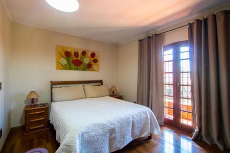 Casa à venda com 183m², 3 quartos e 2 vagasSuíte