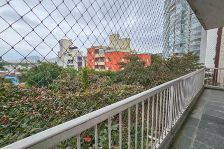 Apartamento para alugar com 140m², 2 quartos e 1 vagavaranda