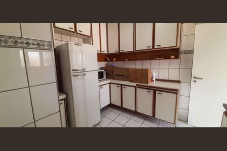 Apartamento para alugar com 75m², 2 quartos e 1 vagaCozinha